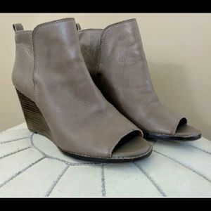 Lucky Brand Peep Toe Wedge!